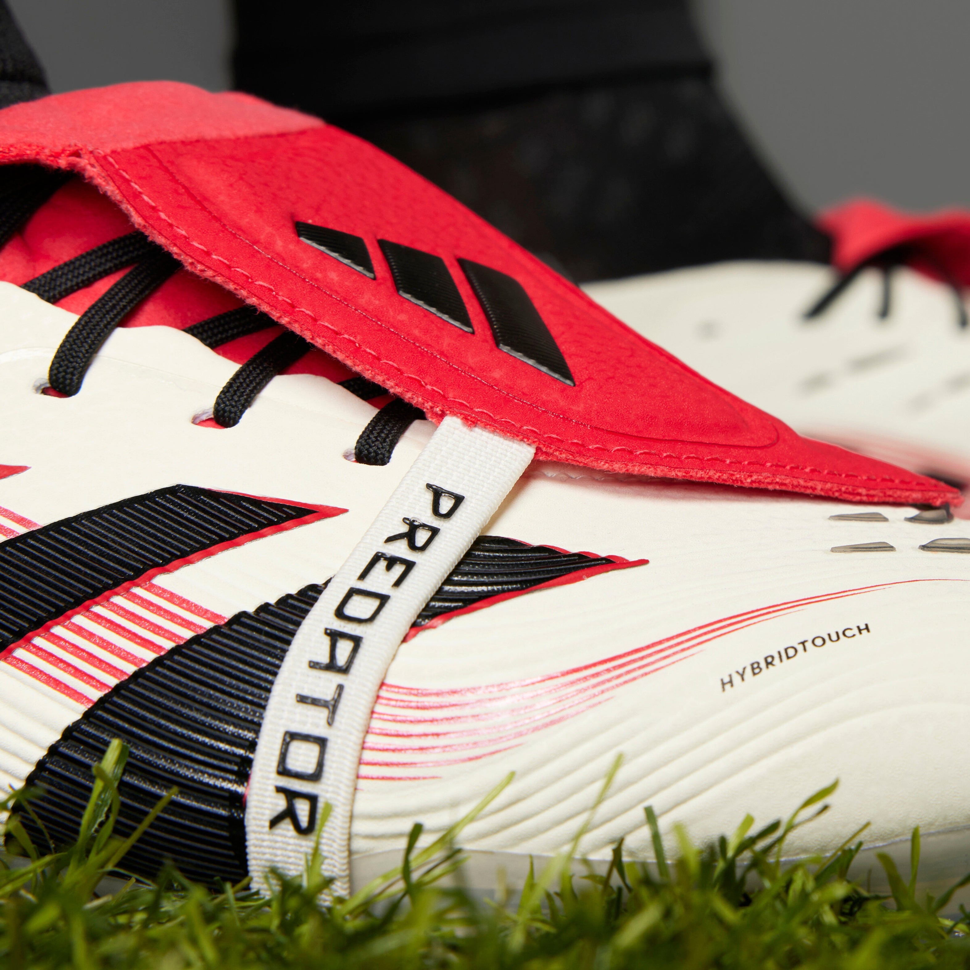 Predator Elite Fold-Over Tongue Firm Ground Cleats