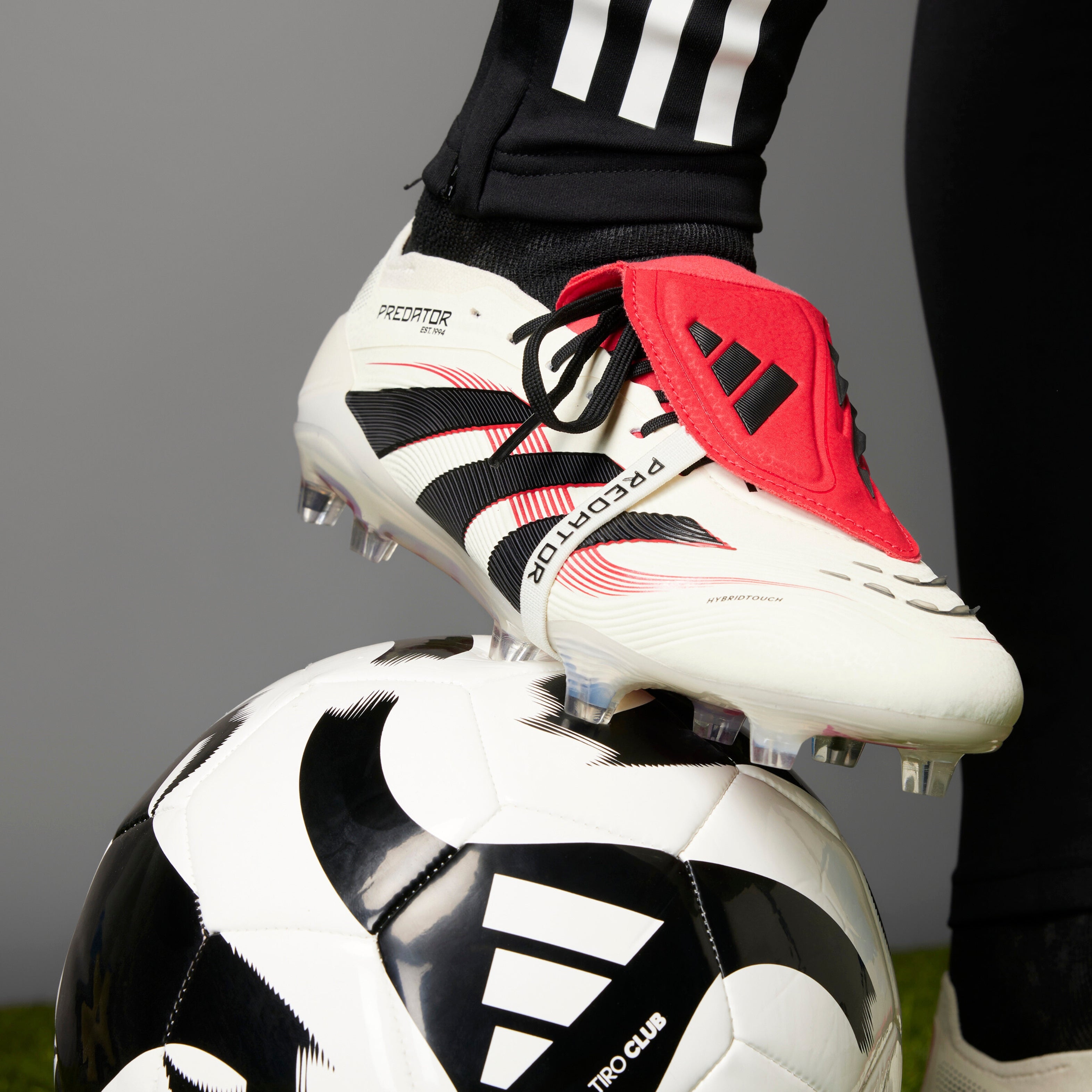 Predator Elite Fold-Over Tongue Firm Ground Cleats